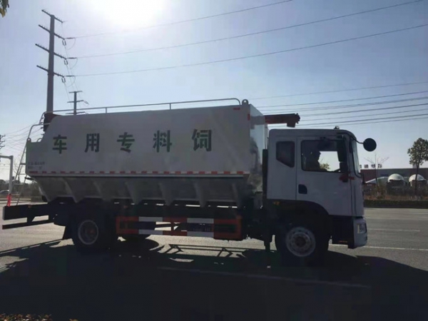 東風(fēng)多利卡D9（10）噸22方國六散裝飼料運(yùn)輸車